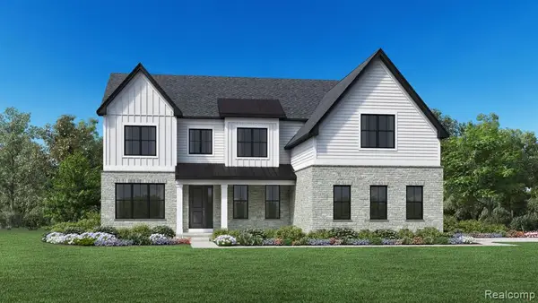 2704 Crystal Lake, Commerce Twp, MI 48382