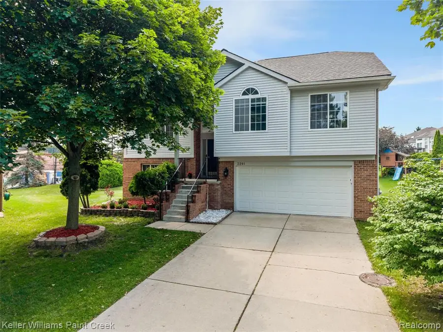 3201 Lynhurst, Oakland, MI 48306 - #3