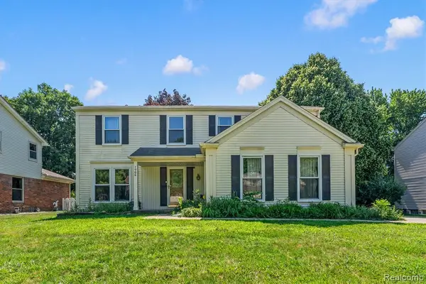 1906 Freemont, Troy, MI 48098