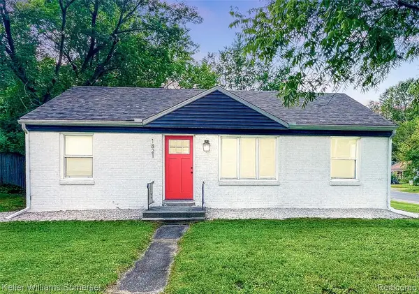 1821 Nazareth, Kalamazoo, MI 49048