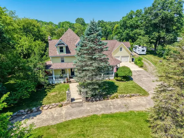 7500 Farley, Pinckney, MI 48169