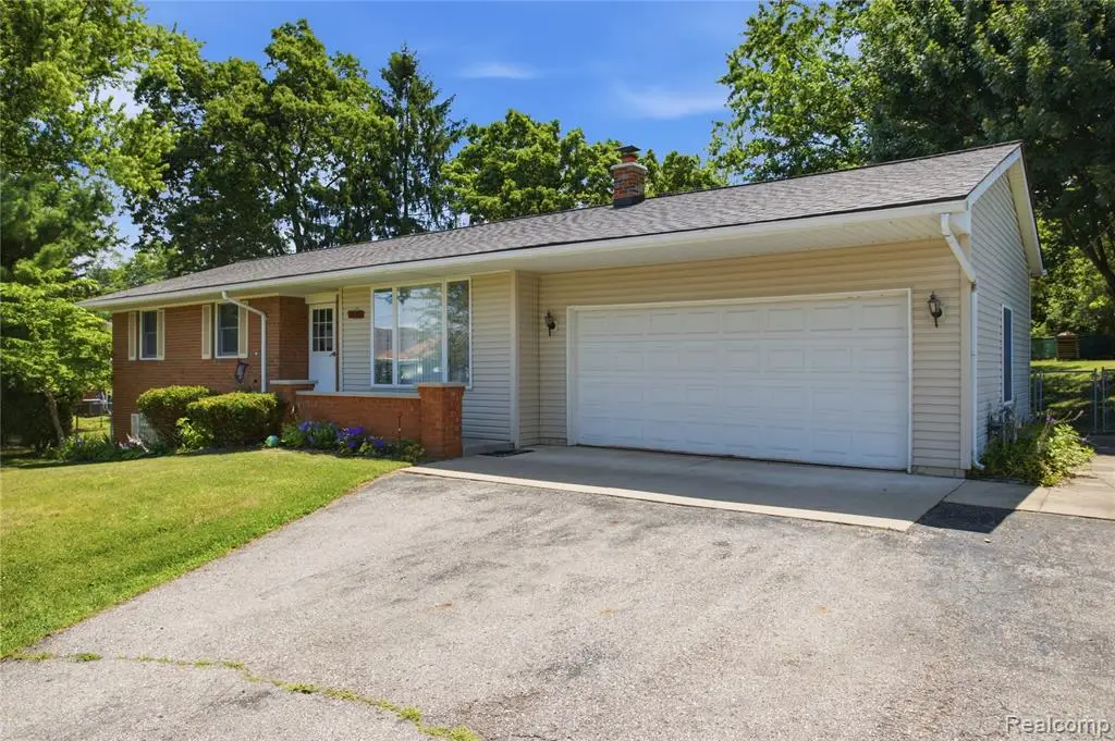 1517 W Oakley Park, Walled Lake, MI 48390 - #1