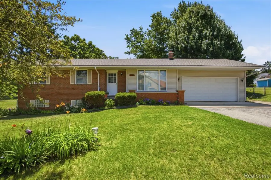 1517 W Oakley Park, Walled Lake, MI 48390 - #2