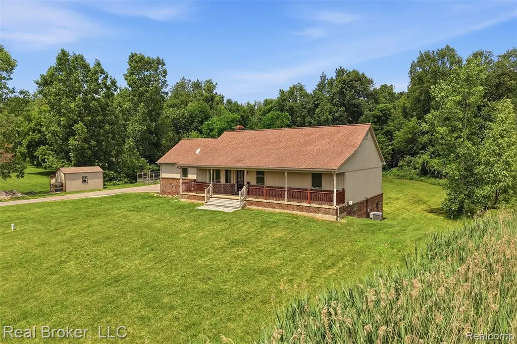 1050 W Brocker, Metamora, MI 48455 - #1