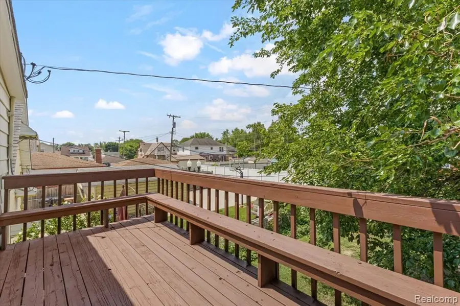 2104 11th, Wyandotte, MI 48192 - #3