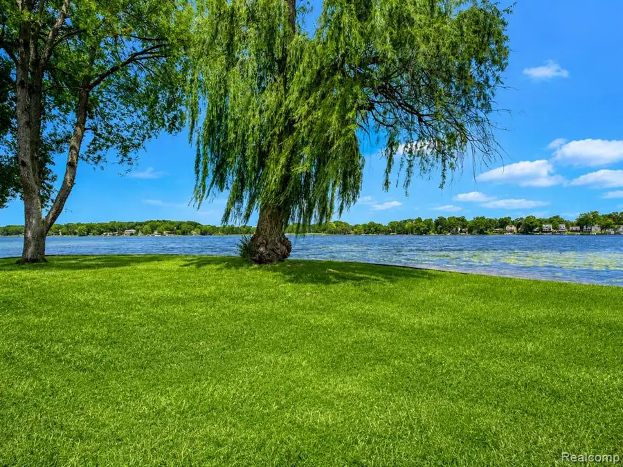 95 N Hulbert, White Lake, MI 48386 - #3