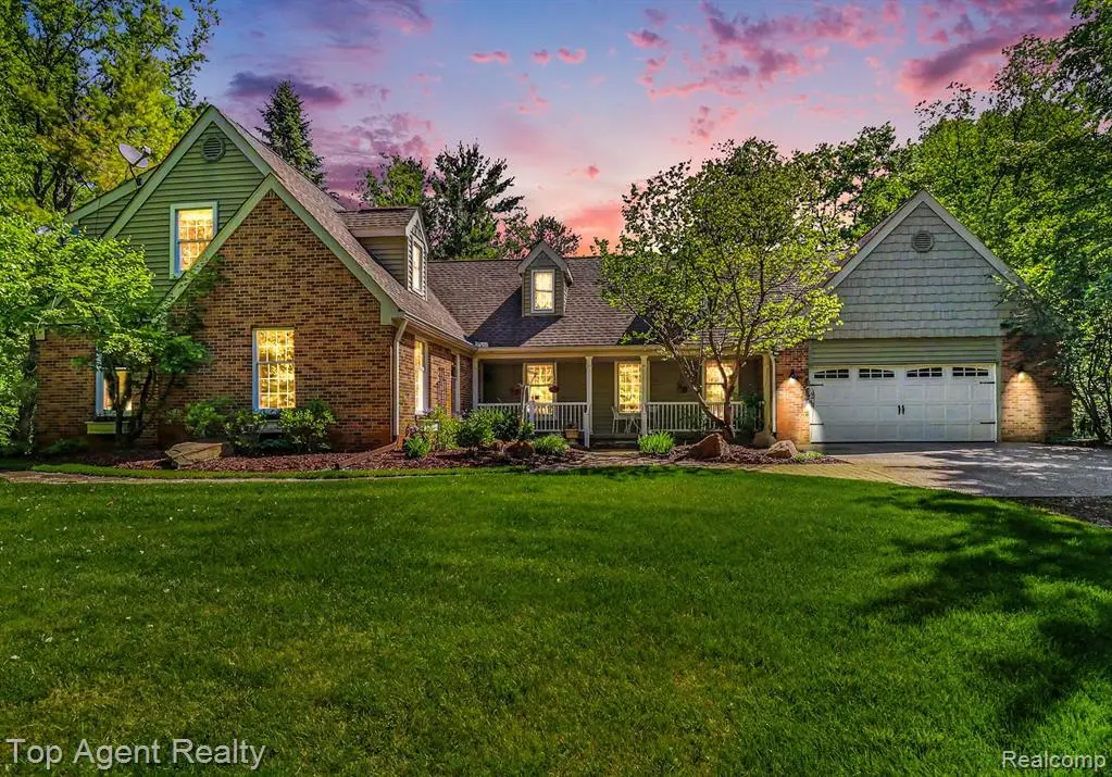 2411 Farmbrook, Oxford, MI 48370 - #1