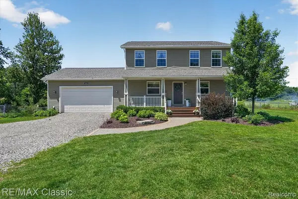 3205 N Milford, Highland, MI 48357