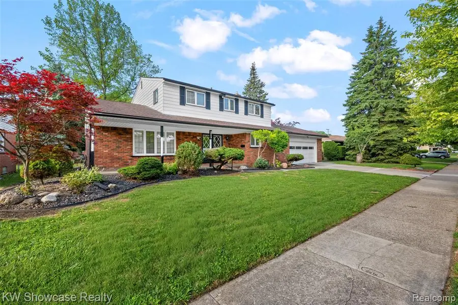 8362 Sunburst, Center Line, MI 48015 - #3