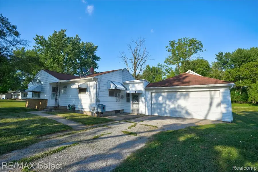 7449 Jennings, Swartz Creek, MI 48473 - #2