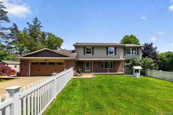 7186 River, Flushing, MI 48433