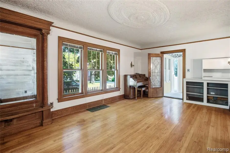 318 N Court, Howell, MI 48843 - #3