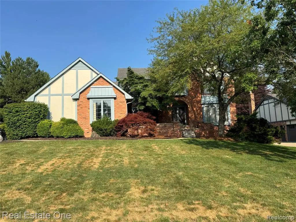 1752 White Water, Rochester Hills, MI 48309 - #1