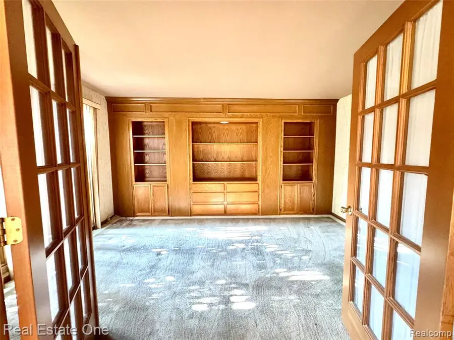 1752 White Water, Rochester Hills, MI 48309 - #3