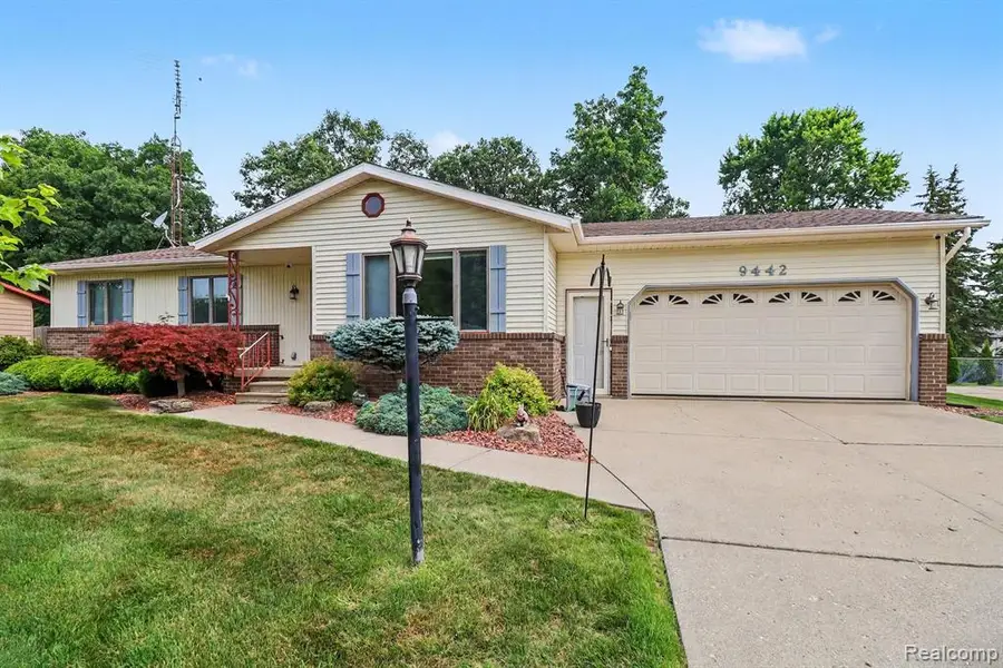 9442 Woodside, Swartz Creek, MI 48473 - #2