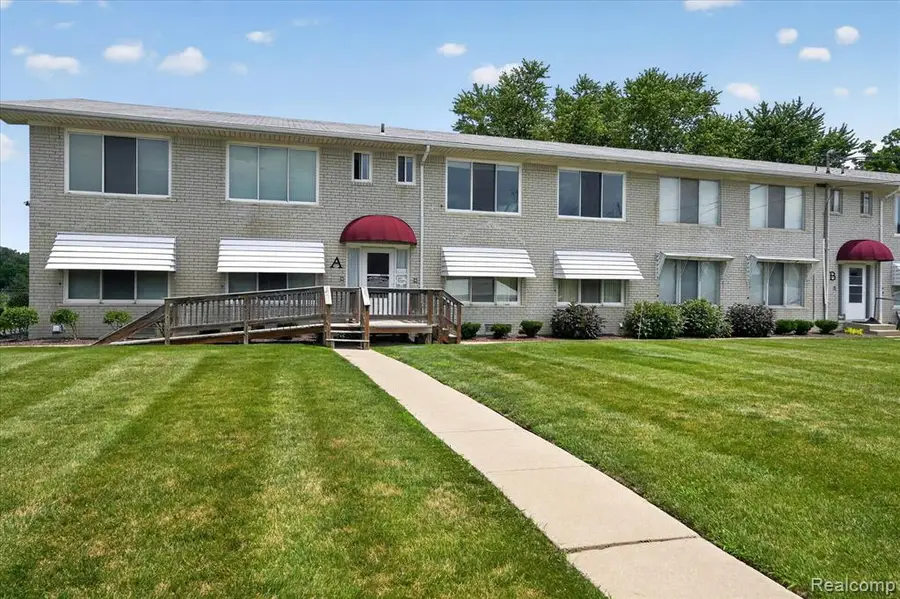 27094 Sandy Hill, New Hudson, MI 48165 - #2
