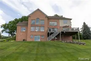 2051 Scott Lake Rd, Waterford, MI 48328 - #2