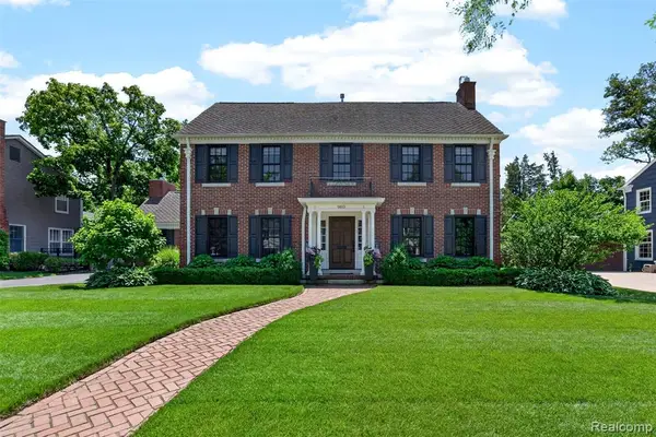 960 Mohegan, Birmingham, MI 48009