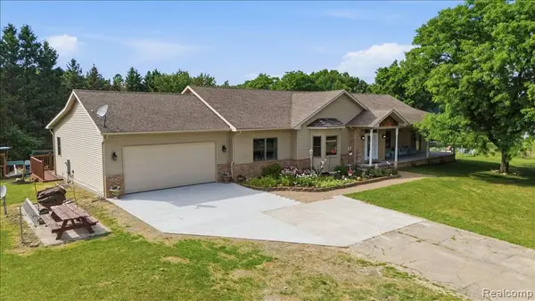 1350 Bald Eagle Lake, Ortonville, MI 48462