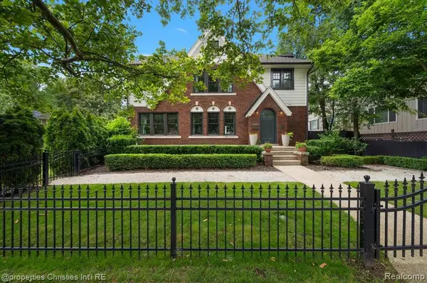 974 Ann, Birmingham, MI 48009