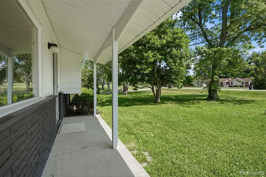 6187 E Maple, Grand Blanc, MI 48439 - #3