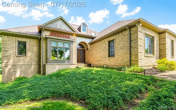 1021 Valleyview, Clarkston, MI 48348