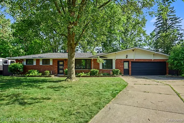 3699 Mark, Waterford, MI 48328