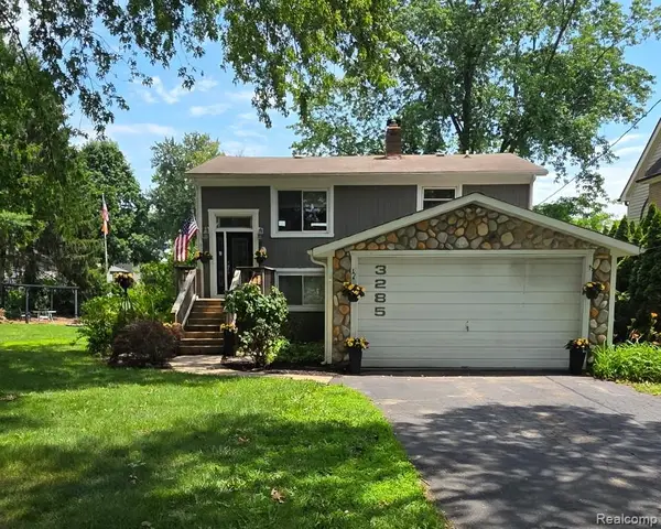 3285 Mapledale, Commerce Twp, MI 48382