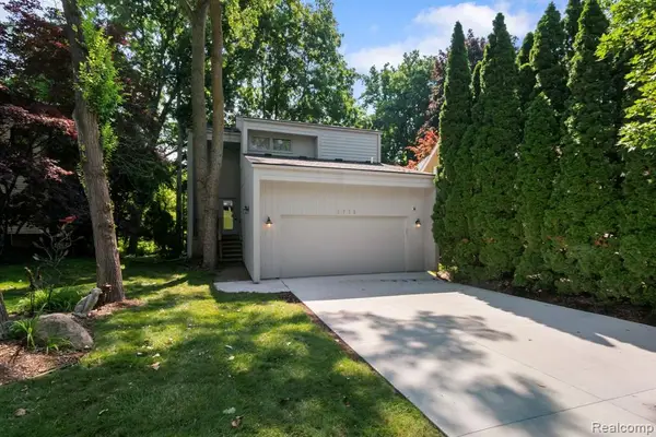 5775 Eastman, West Bloomfield, MI 48323