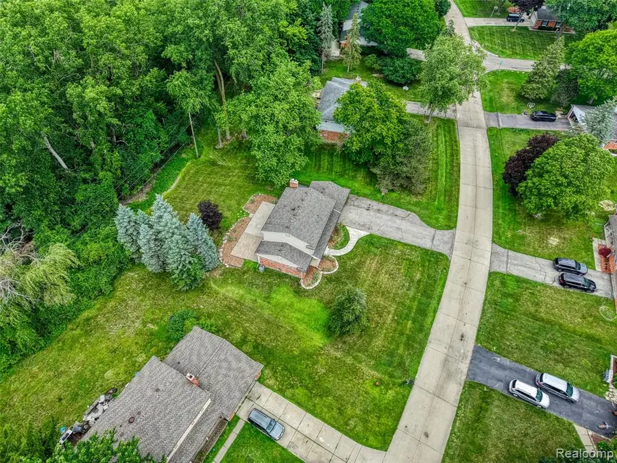 4276 Macqueen, West Bloomfield, MI 48323 - #3
