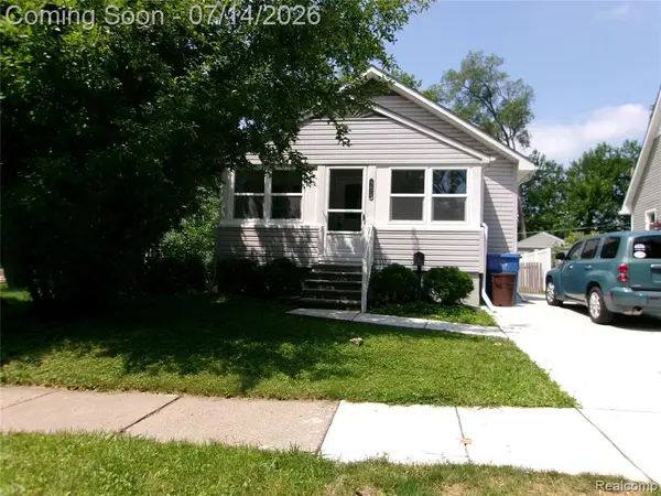 5620 Hipp, Dearborn Heights, MI 48125