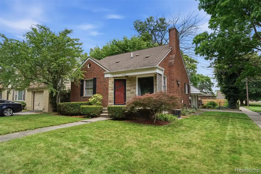27704 California, Lathrup Village, MI 48076 - #2