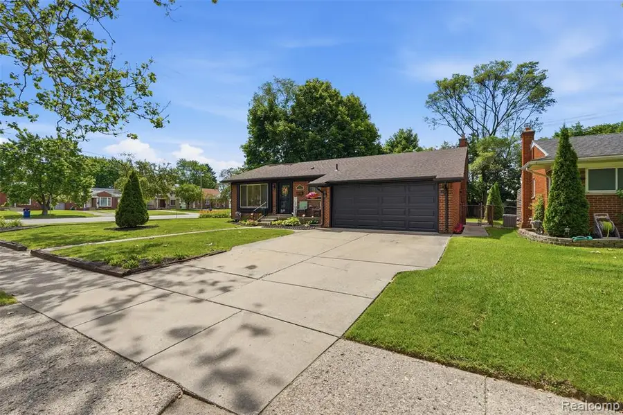 27407 Buckingham, Livonia, MI 48154 - #2