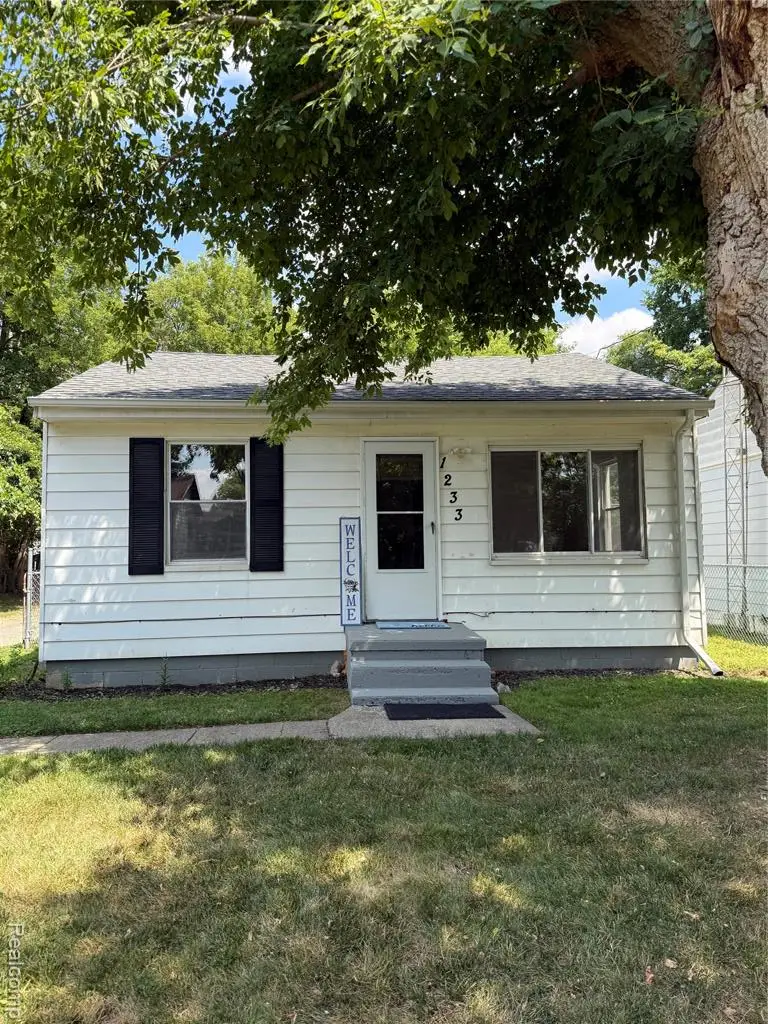 1233 Allen, Burton, MI 48529 - #1