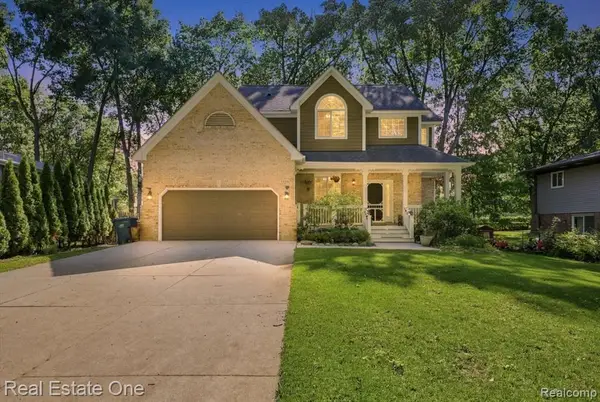 2475 Horace, West Bloomfield, MI 48324