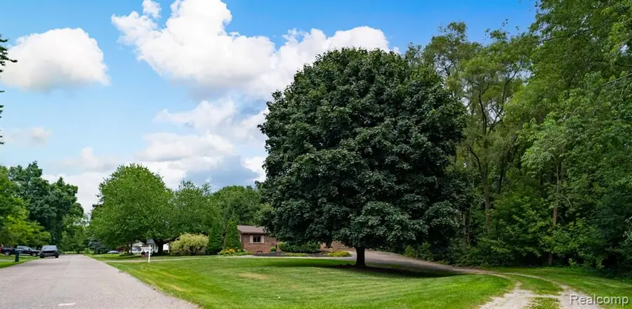 2120 Arbor, Wixom, MI 48393 - #3