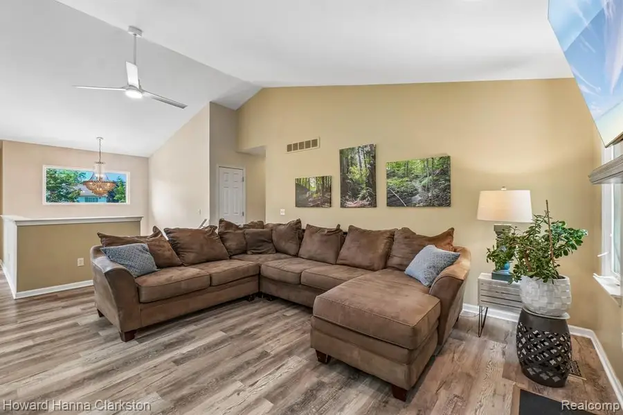 2787 Riverside, Waterford, MI 48329 - #2