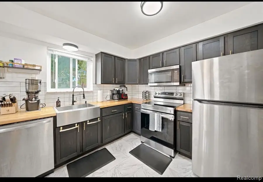 18432 Mesle, Roseville, MI 48066 - #2