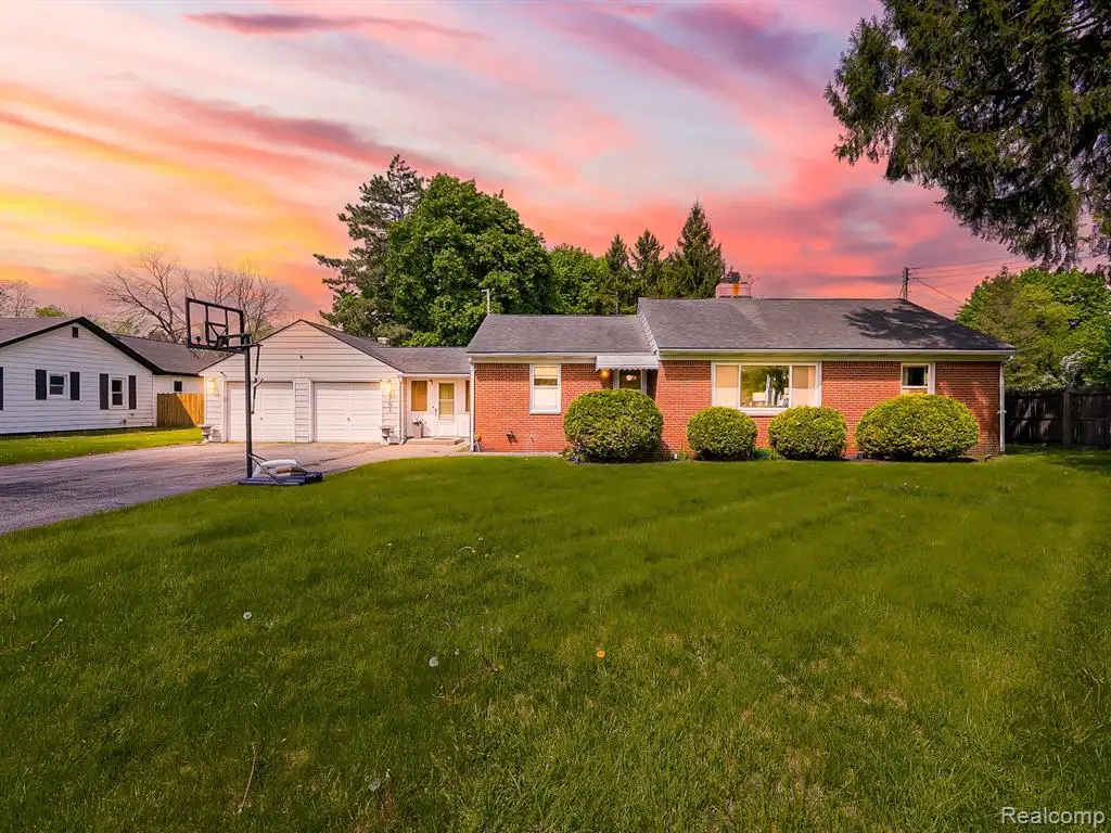 2751 Marlington, Waterford, MI 48329 - #1