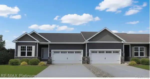 881 Oakwood #32, Fenton, MI 48430