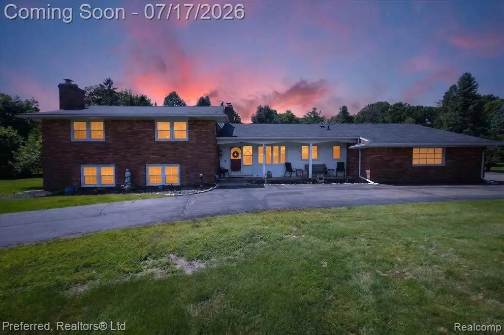 22519 Woodrising, Farmington Hills, MI 48335 - #1