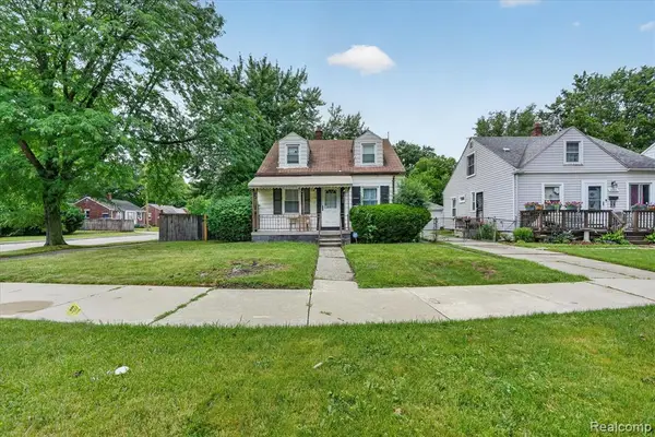 19209 Beaconsfield, Harper Woods, MI 48225
