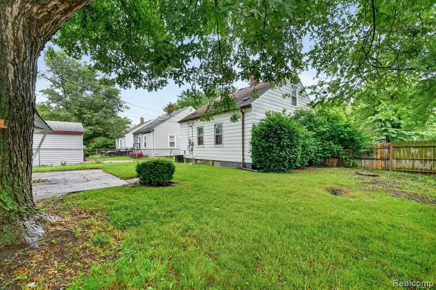19209 Beaconsfield, Harper Woods, MI 48225 - #2