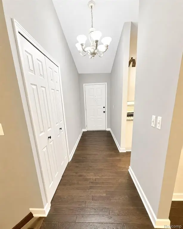 2033 Avonstoke, Rochester Hills, MI 48307 - #2