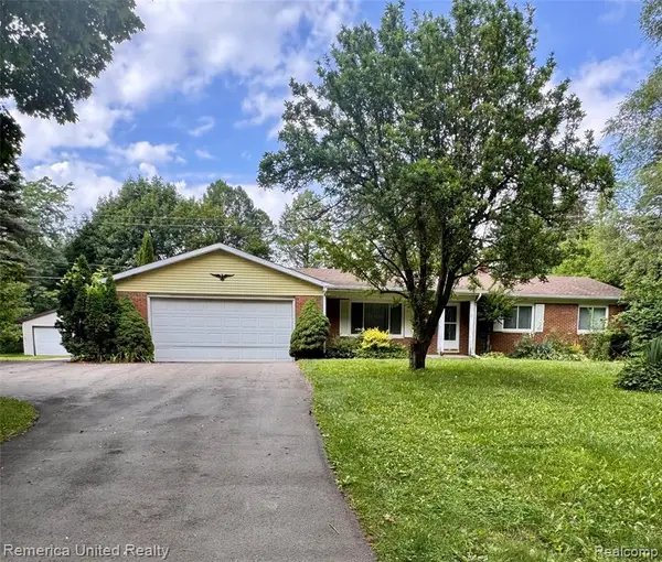 500 Keddle, Howell, MI 48843