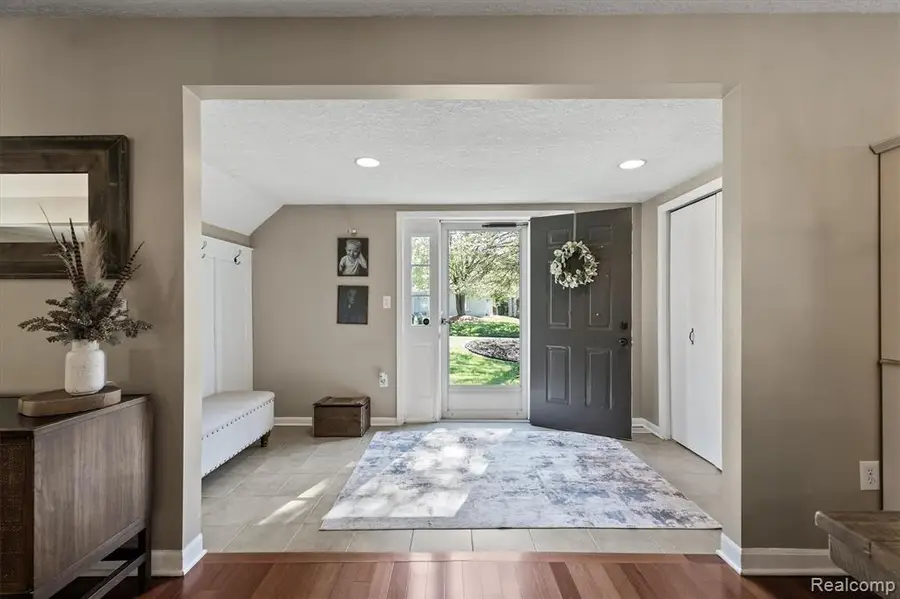 3525 Buss, Walled Lake, MI 48390 - #3