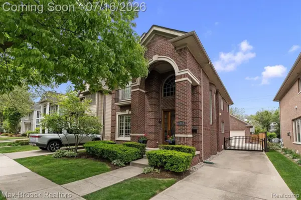 1045 Bennaville, Birmingham, MI 48009