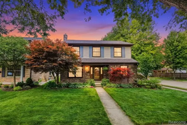 1765 Robindale, Dearborn, MI 48128