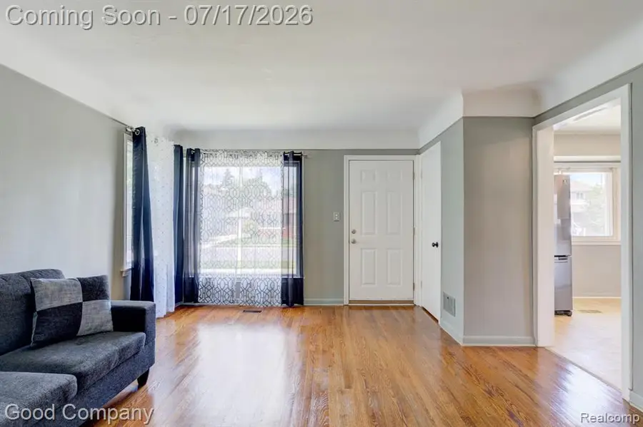 631 Saint Johns, Wyandotte, MI 48192 - #3