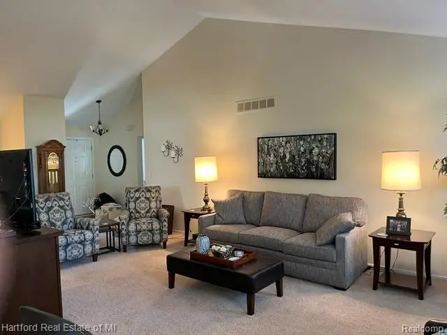 386 N Oak, Walled Lake, MI 48390 - #3